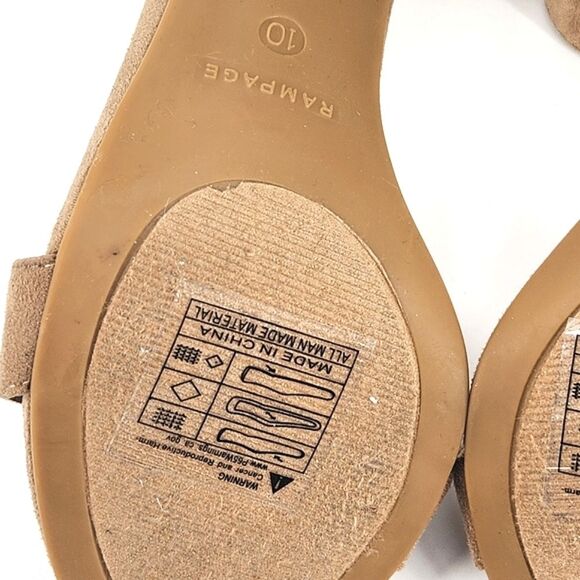 Rampage Sandals Womens 10 Beige Ankle Strap Chunky Block Heels Faux Suede - Picture 10 of 11